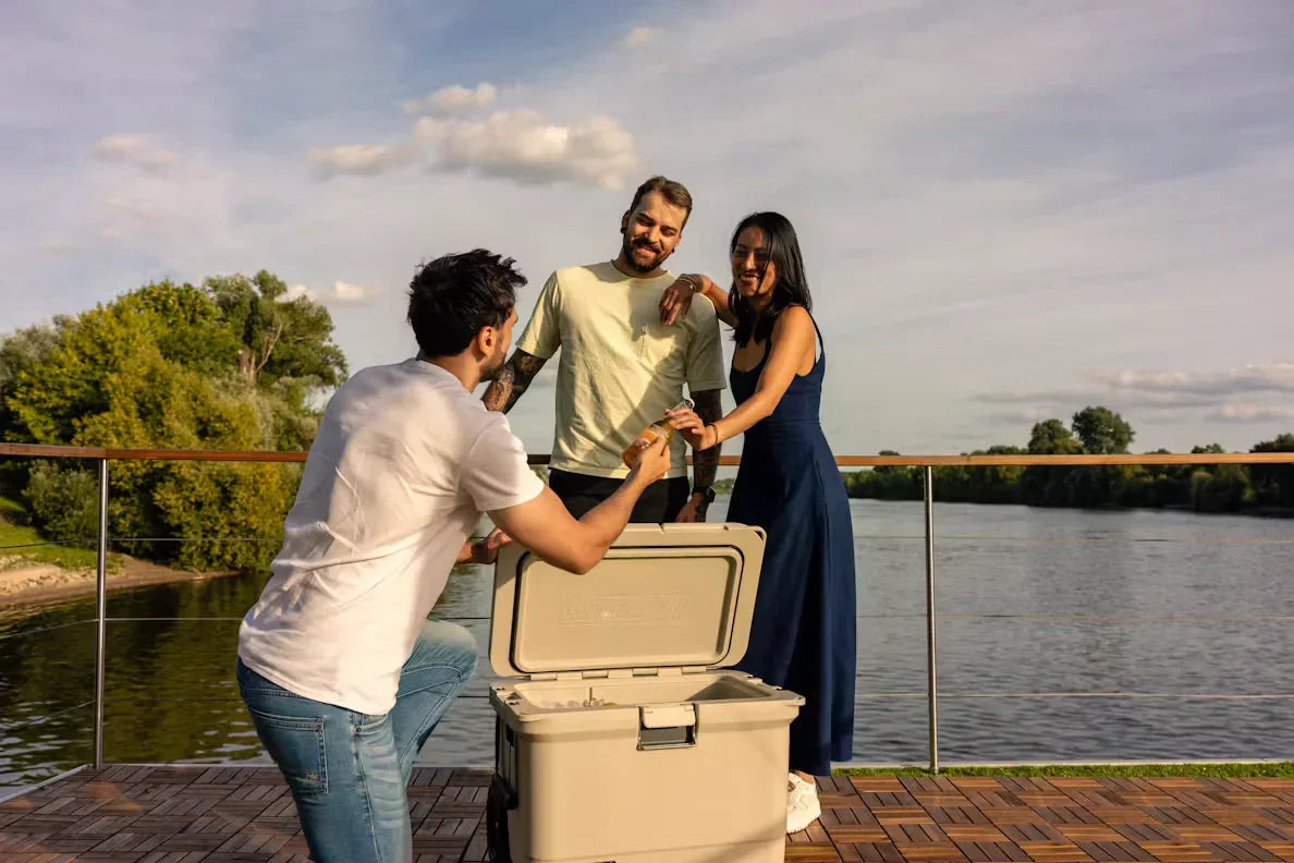 Coleman Pro 45 QT Cooler Box