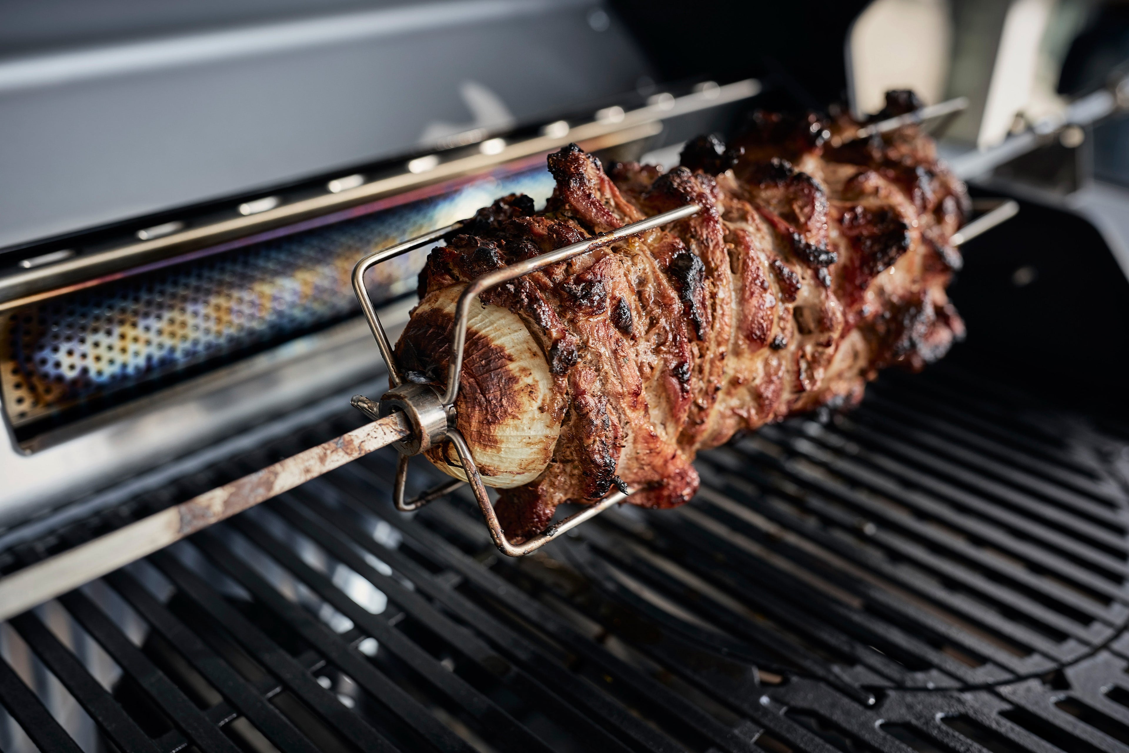 Enders Monroe Pro Black 3 K Turbo Gas BBQ WITH FREE COVER