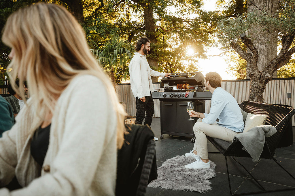 Enders Monroe Pro 4 SIK Turbo Shadow 4 Burner Gas Barbecue WITH FREE COVER