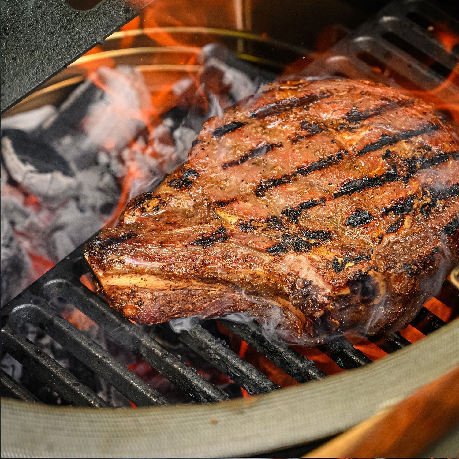 Classic III Kamado Joe with Voyager Pack
