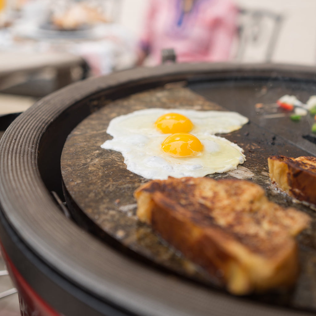 Classic II Kamado Joe BBQ with Voyager Pack